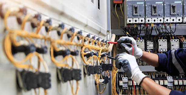 Professional Electrician technician working in Maple Heights, OH